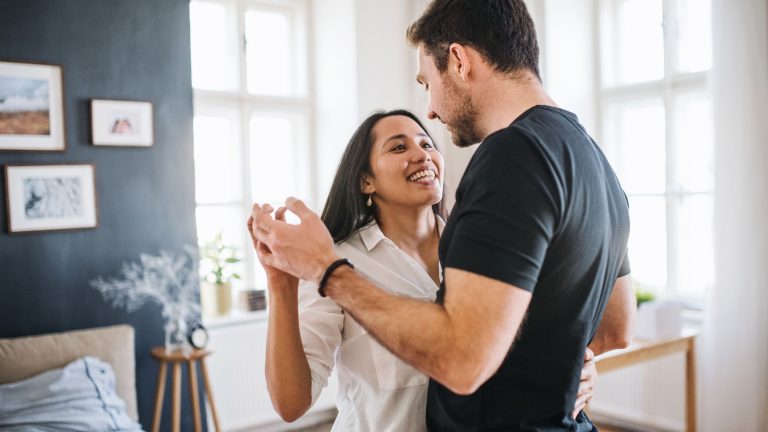 Happy couples knows the things to talk about in a relationship