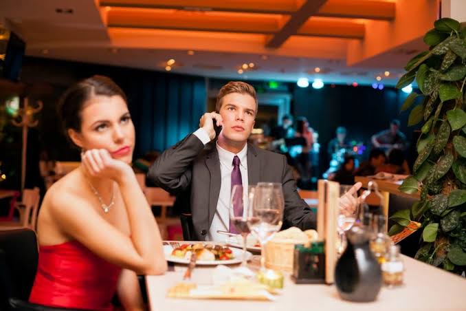 Mistakes people make on first date