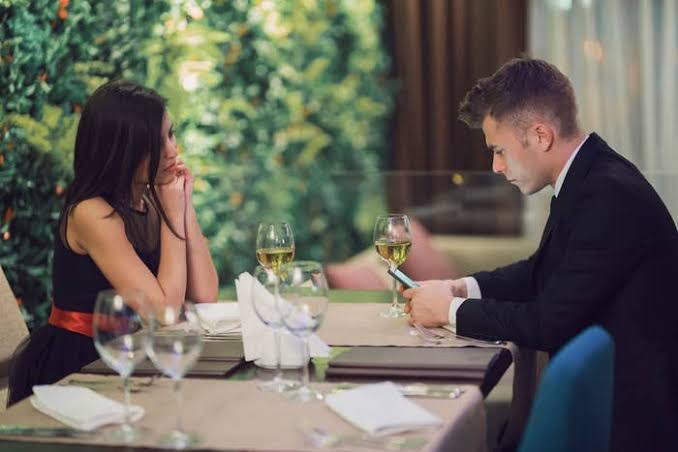 21 Biggest First Date Mistakes That Are 100% Deal Breakers